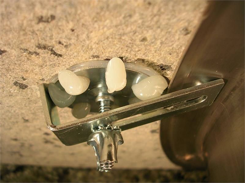 Vance Undermount Sink Studs - Round